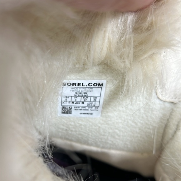 Sorel Tofino II Snow Boots Quilted Faux Fur Purple Shimmer EUC Sz 5 - Picture 3 of 8